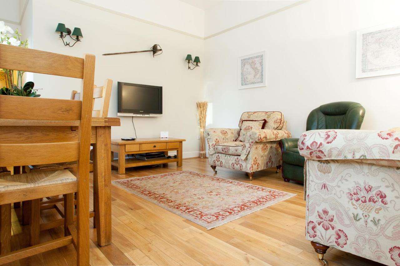 Loch Ness Moat House Apartments Fort Augustus Luaran gambar